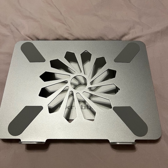 Skrebba  laptop stand - Picture 1 of 5